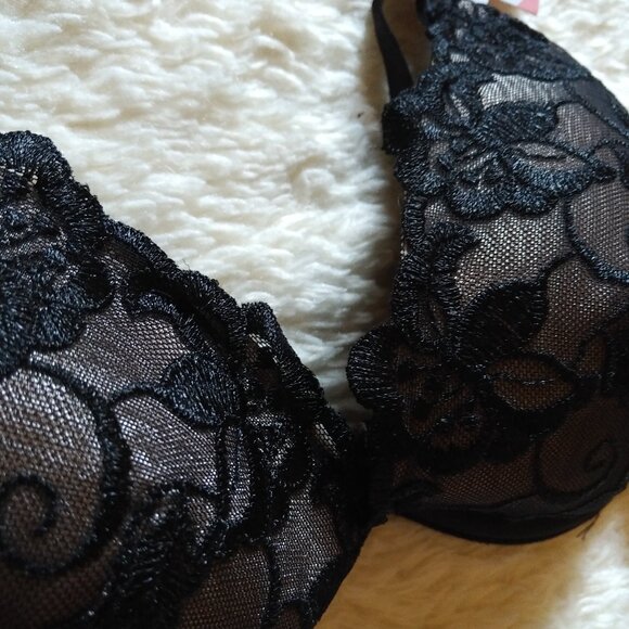 Lacy water push-up - Picture 4 of 7